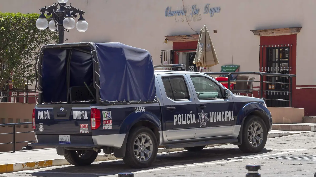 Presentar_n denuncia ante FGE por agresiones a unidades policiales.  C_sar Ortiz. El Sol de San Juan del R_o.